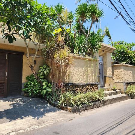 Villa Nesanur - Comfortable & Spacious Beachside Sanur Екстериор снимка